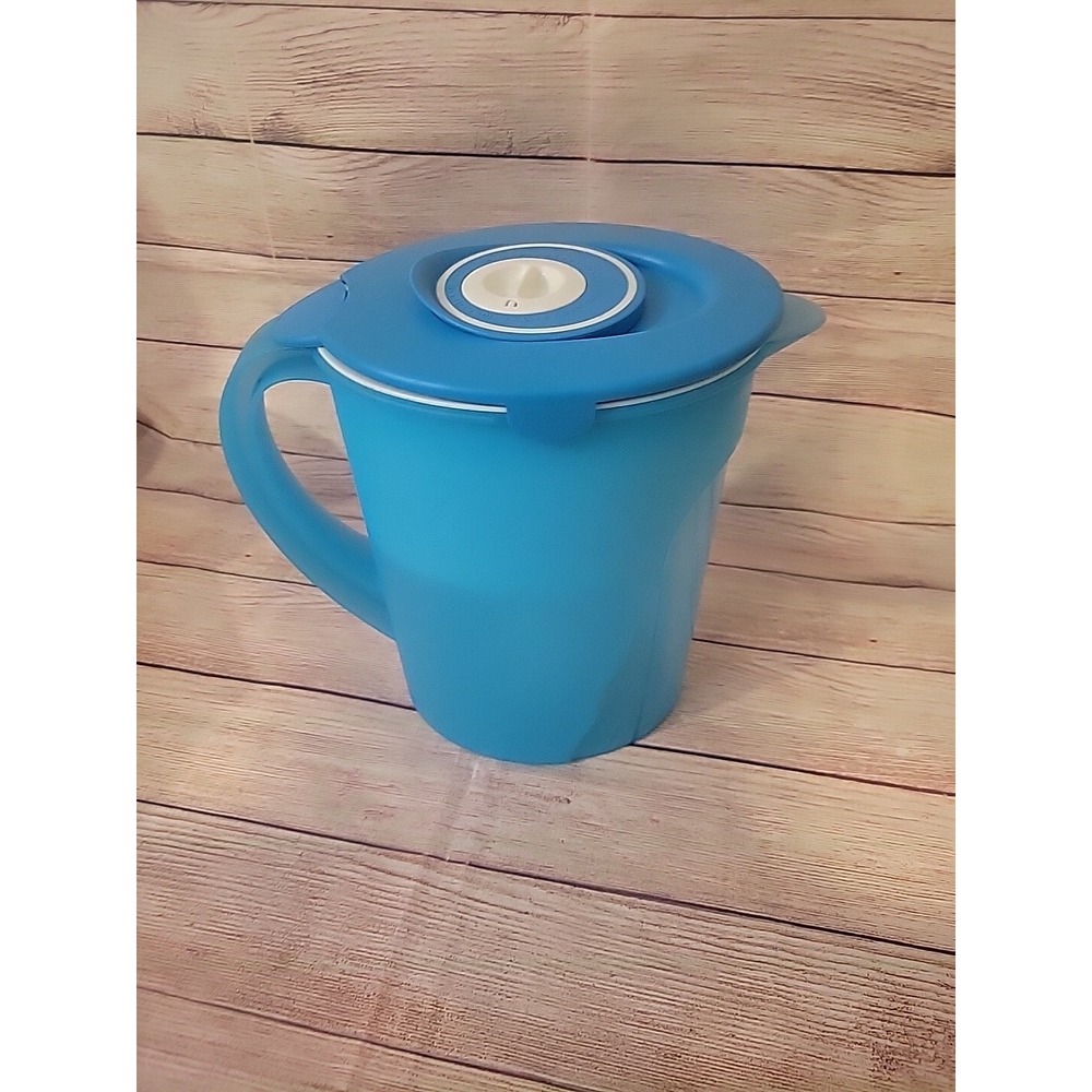 Tupperware Impression Gallon Pitcher ECO Water Filtration 7061